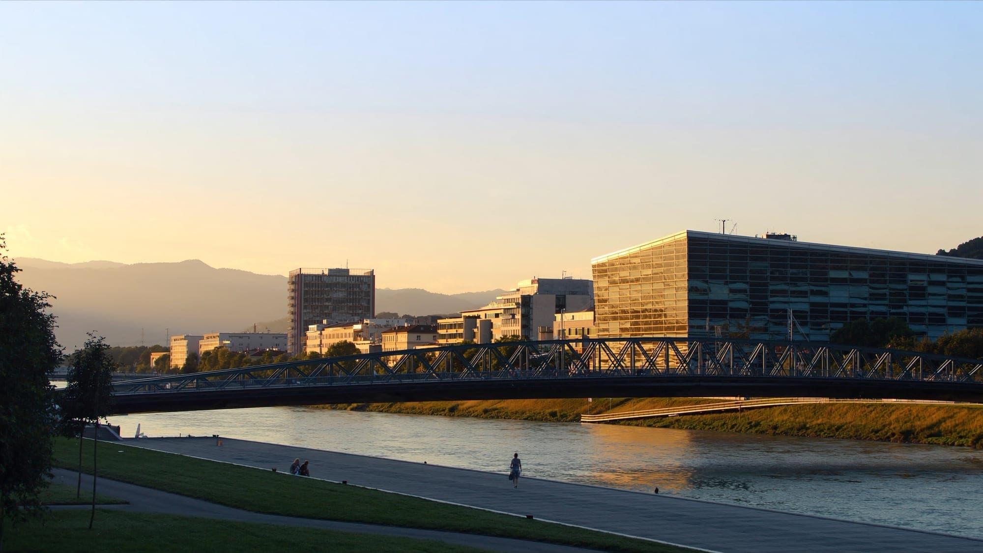 Linz Danube waterfront with the Lentos art museum and Nibelungen bridge in morning light